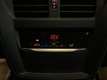 BMW 3 Series 2.0 320i M Sport (184 ps) - CARPLAY - AUTO PARK - LED