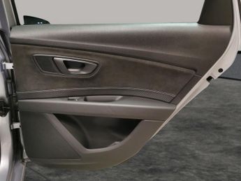 Seat Leon 2.0 TSI Cupra 300 ST DSG 7 Spd 4Drive (300 ps) - PADDLE SHIFT