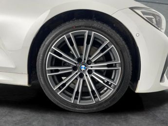 BMW 3 Series 2.0 320i M Sport (184 ps) - CARPLAY - AUTO PARK - LED