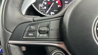 Alfa Romeo Giulia 2.0T Veloce Ti (280 ps) - CLIMATE PACK - LANE DEPARTURE  - CRUIS