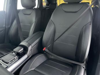 Mercedes-Benz GLA 1.3 GLA250e 15.6kWh Exclusive Edition Plug-in 8G-DCT (218 ps) - 