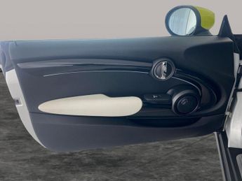 Mini Electric Hatch Cooper SE 32.6kWh Level 3 (184 ps) - ROOF AND MIRROR CAPS - BLAC