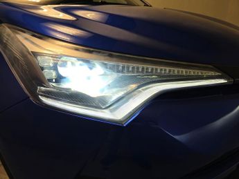 Toyota C-HR 1.2 VVT-i Dynamic CVT (115 ps) - HEATED SEATS - BLIND SPOT ASSIS