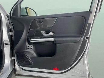 Mercedes-Benz GLA 1.3 GLA250e 15.6kWh Exclusive Edition Plug-in 8G-DCT (218 ps) - 