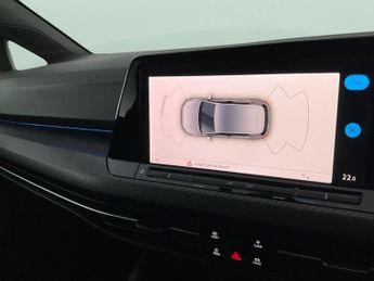 Volkswagen Golf 2.0 TDI R-Line DSG (150 ps) - LED - HEATED STEERING - BLUETOOTH