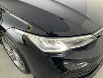 Volkswagen Golf 2.0 TDI R-Line DSG (150 ps) - LED - HEATED STEERING - BLUETOOTH