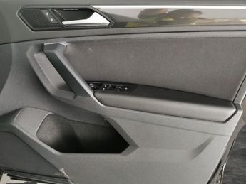 Volkswagen Tiguan 2.0 TDI SEL DSG 4Motion (150 ps) - LED - HEATED SEATS - ACTIVE I