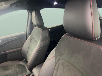 Ford Kuga 2.5 EcoBoost Duratec 14.4kWh ST-Line Plug-in CVT (225 ps) - LANE