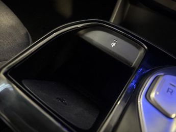 Hyundai Ioniq 38.3kWh Premium (136 ps) - LED - REVERSE CAM - NAV