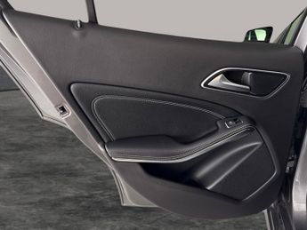 Mercedes-Benz GLA 1.6 GLA180 GPF Urban Edition 7G-DCT (122 ps) - SAT NAV - BLUETOO