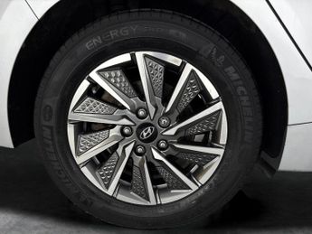 Hyundai Ioniq 38.3kWh Premium (136 ps) - LED - REVERSE CAM - NAV