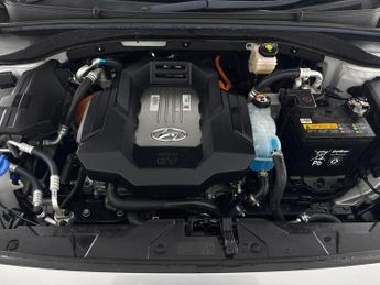 Hyundai Ioniq 38.3kWh Premium (136 ps) - LED - REVERSE CAM - NAV