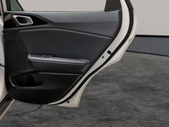 Kia Xceed 1.6 GDi 8.9kWh 3 Plug-in DCT (139 bhp) - HEATED STEERING - LANE