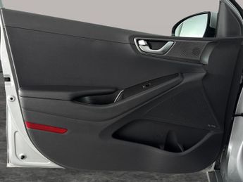 Hyundai Ioniq 38.3kWh Premium (136 ps) - LED - REVERSE CAM - NAV