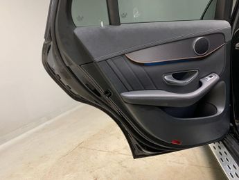 Mercedes-Benz EQC EQC 400 80kWh AMG Line (Premium) 4MATIC (408 ps) - SELF PARK - L