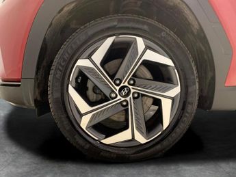 Hyundai Tucson 1.6 h T-GDi 13.8kWh Premium Plug-in 4WD (265 ps) - HEATED SEATS