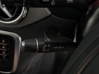 Mercedes-Benz GLA 1.6 GLA180 GPF Urban Edition 7G-DCT (122 ps) - SAT NAV - BLUETOO