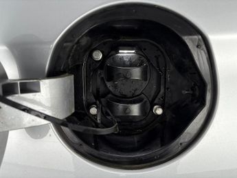 Hyundai Ioniq 38.3kWh Premium (136 ps) - LED - REVERSE CAM - NAV