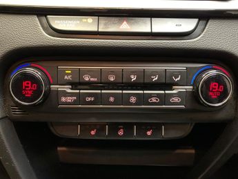 Kia Xceed 1.6 GDi 8.9kWh 3 Plug-in DCT (139 bhp) - HEATED STEERING - LANE 