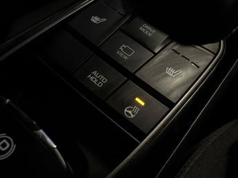 Hyundai Ioniq 38.3kWh Premium (136 ps) - LED - REVERSE CAM - NAV