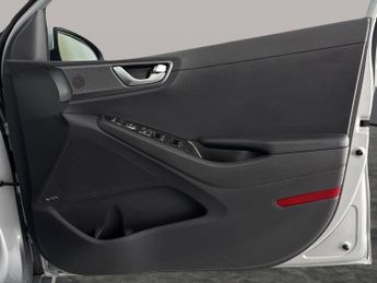 Hyundai Ioniq 38.3kWh Premium (136 ps) - LED - REVERSE CAM - NAV