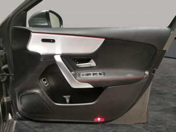 Mercedes-Benz A Class 1.5 A180d AMG Line (Premium) 7G-DCT (116 ps) - SELF PARK - REVER