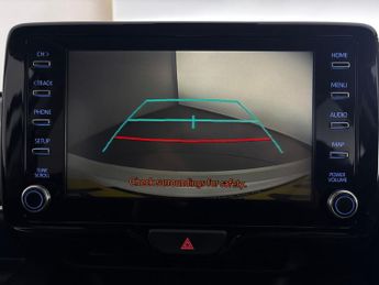 Toyota Yaris 1.5 VVT-h Design E-CVT (116 ps) - BLUETOOTH - DRIVING MODES