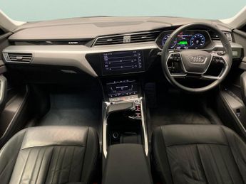 Audi e-tron 50 Technik quattro 71.2kWh (11kW Charger) (313 ps) - REVERSE CAM