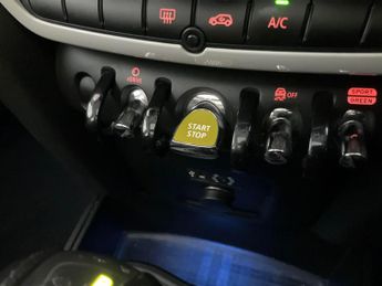 Mini Countryman 1.5 7.6kWh Cooper SE Plug-in ALL4 (224 ps) - ROOF AND MIRROR CAP