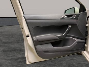 Volkswagen Polo 1.0 TSI Life DSG (95 ps) - PADDLE SHIFT - AIR CON - DAB