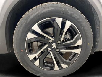 Peugeot E-2008 50kWh GT (7kW Charger) (136 ps) - REVERSE CAM - NAV - HEATED SEA