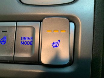 Hyundai Kona 64kWh Premium (10.5kW Charger) (204 ps) - HEATED SEATS - HEATED