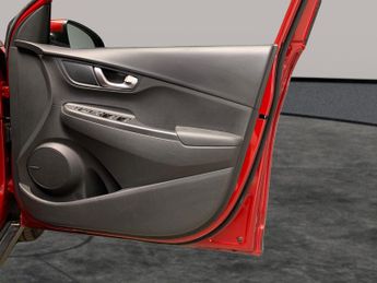 Hyundai Kona 64kWh Premium (10.5kW Charger) (204 ps) - HEATED SEATS - HEATED 