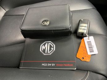 MG Mg5 61.1kWh Exclusive Long Range (156 ps) - REVERSE CAM - NAV - HEAT