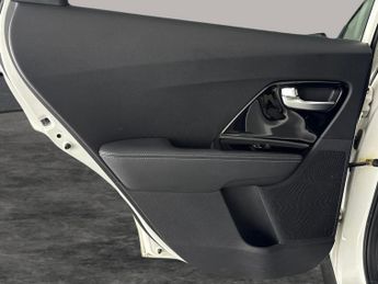 Kia Niro 1.6 GDi 8.9kWh 3 Plug-in DCT (139 bhp) - HEATED LEATHER - HEATED