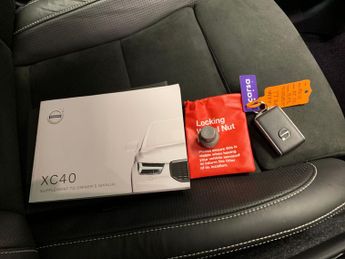 Volvo XC40 2.0 T4 R-Design Pro (190 ps) - USB AUDIO - ANDROID AUTO - LEATHE