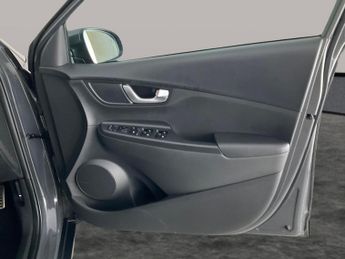 Hyundai Kona 64kWh Premium (10.5kW Charger) (204 ps) - NAV - HEATED SEATS