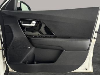 Kia Niro 1.6 GDi 8.9kWh 3 Plug-in DCT (139 bhp) - HEATED LEATHER - HEATED