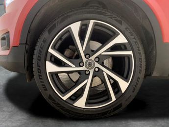 Volvo XC40 2.0 T4 R-Design Pro (190 ps) - USB AUDIO - ANDROID AUTO - LEATHE