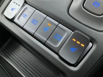 Hyundai Kona 64kWh Premium (10.5kW Charger) (204 ps) - NAV - HEATED SEATS