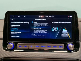 Hyundai Kona 64kWh Premium (10.5kW Charger) (204 ps) - HEATED SEATS - HEATED