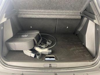 Peugeot E-2008 50kWh GT (7kW Charger) (136 ps) - REVERSE CAM - NAV - HEATED SEA