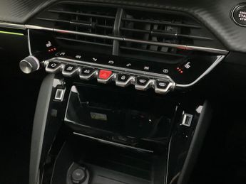 Peugeot E-2008 50kWh GT (7kW Charger) (136 ps) - LED - REVERSE CAM - NAV