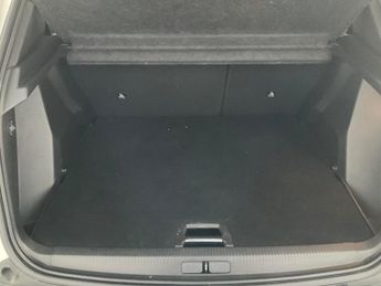 Peugeot E-2008 50kWh GT (7kW Charger) (136 ps) - LED - REVERSE CAM - NAV