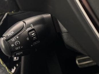 Peugeot E-2008 50kWh GT (7kW Charger) (136 ps) - REVERSE CAM - NAV - HEATED SEA