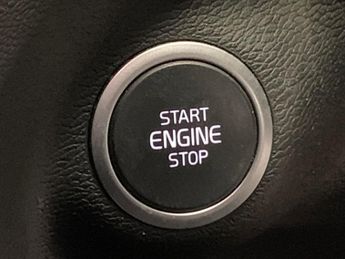 Volvo XC40 2.0 T4 R-Design Pro (190 ps) - USB AUDIO - ANDROID AUTO - LEATHE