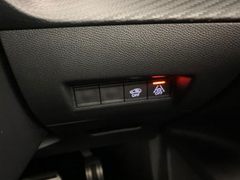 Peugeot E-2008 50kWh GT (7kW Charger) (136 ps) - REVERSE CAM - NAV - HEATED SEA