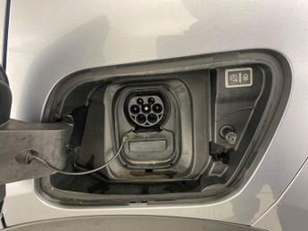 Peugeot E-2008 50kWh GT (7kW Charger) (136 ps) - REVERSE CAM - NAV - HEATED SEA