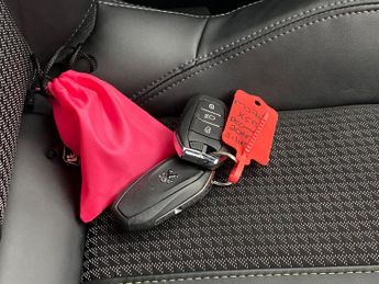 Peugeot E-2008 50kWh GT (7kW Charger) (136 ps) - REVERSE CAM - NAV - HEATED SEA