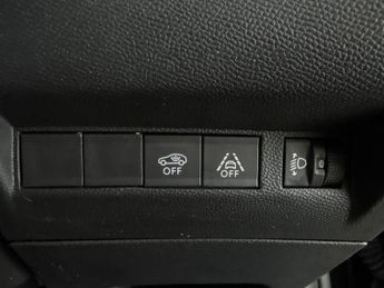 Peugeot E-208 50kWh Allure Premium (7kW Charger) (136 ps) - BLUETOOTH - SPEED 